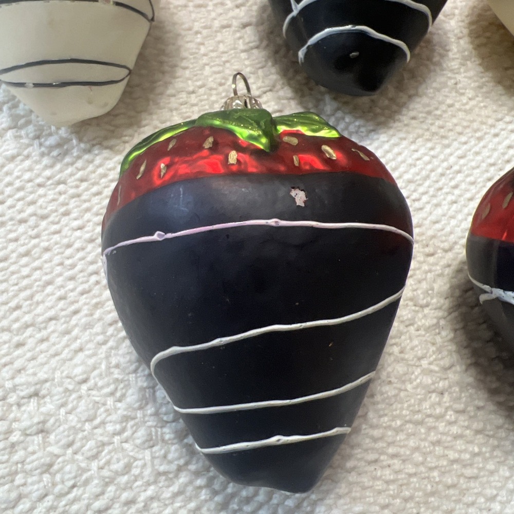 Dark White Chocolate Dipped Strawberry Christmas Ornaments Blown Glass Set Of 5 - Picture 13 of 16